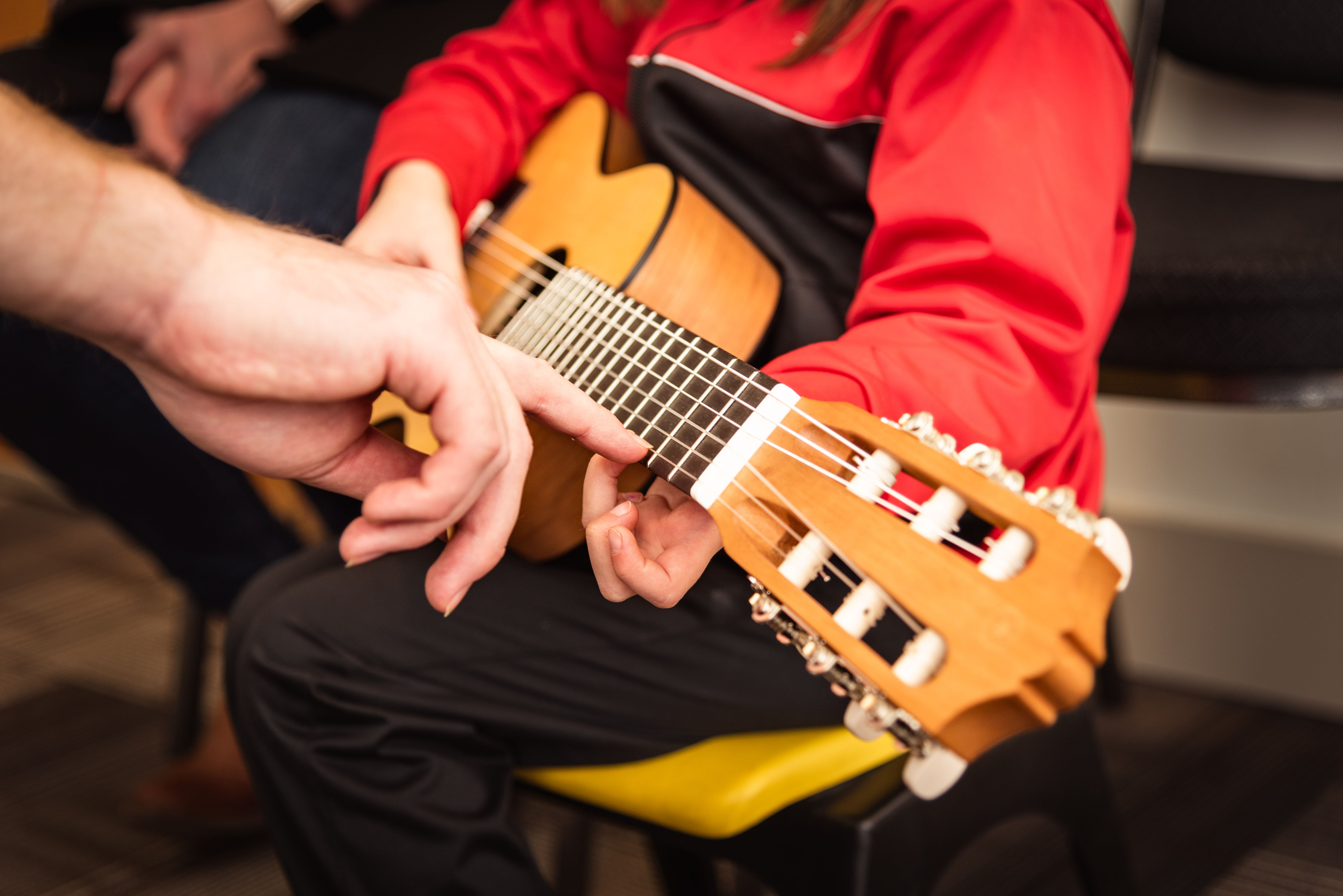 cours de guitare pour les débutants et intermédiaires
